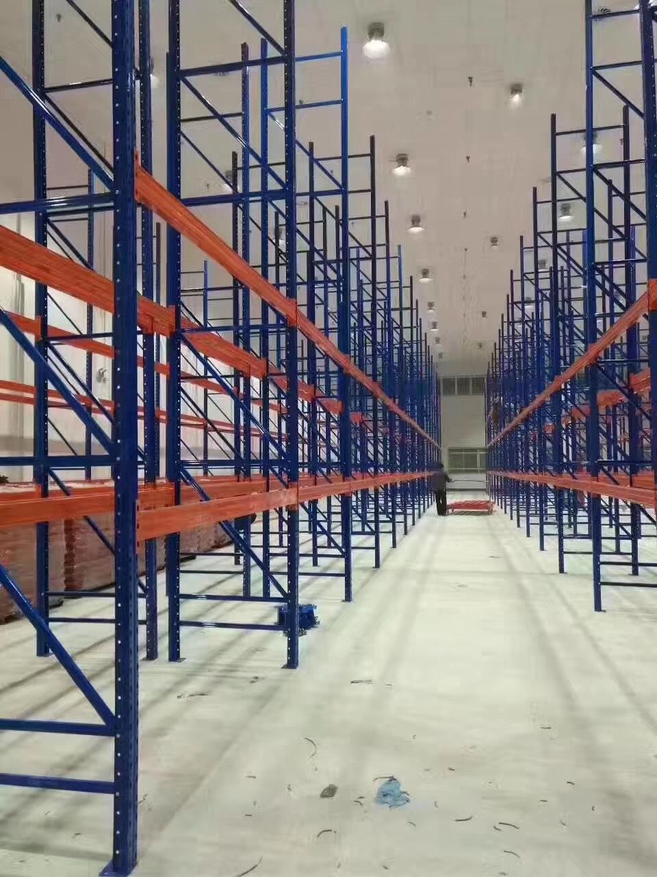 公司重型货架安装施工现场 产品中心-第1张 第1张